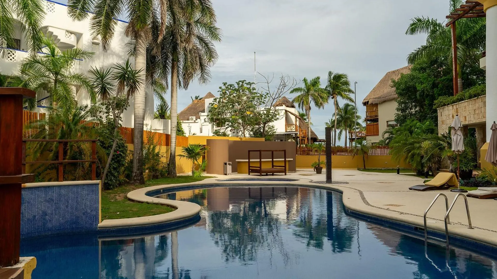 Pueblito Escondido By Hola Home And Land Playa del Carmen